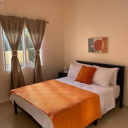 Lovely 2 Bedroom Apartment In Quiet Neighborhood! ฟิลิปส์เบิร์ก ภายนอก รูปภาพ