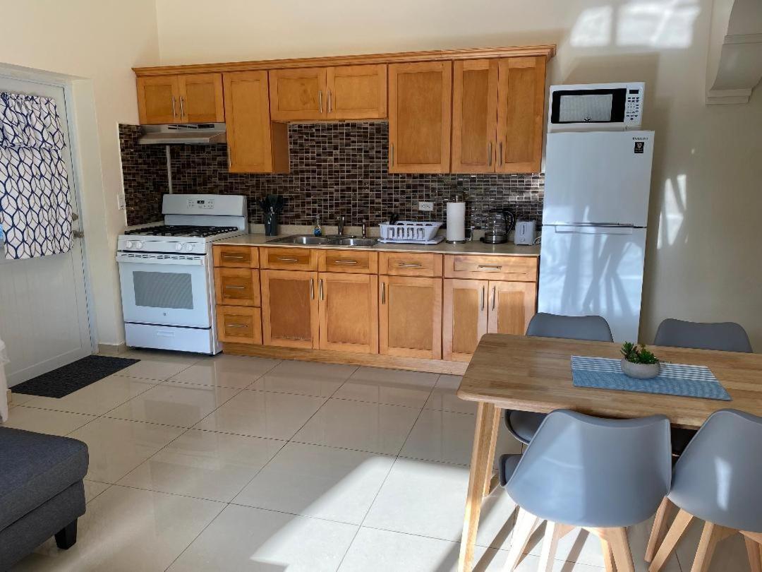 Lovely 2 Bedroom Apartment In Quiet Neighborhood! ฟิลิปส์เบิร์ก ภายนอก รูปภาพ